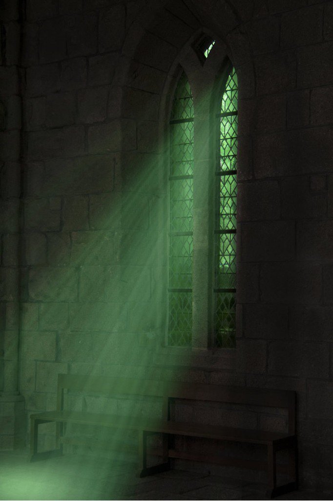 PerfectMal's tweet image. Slytherin common room.