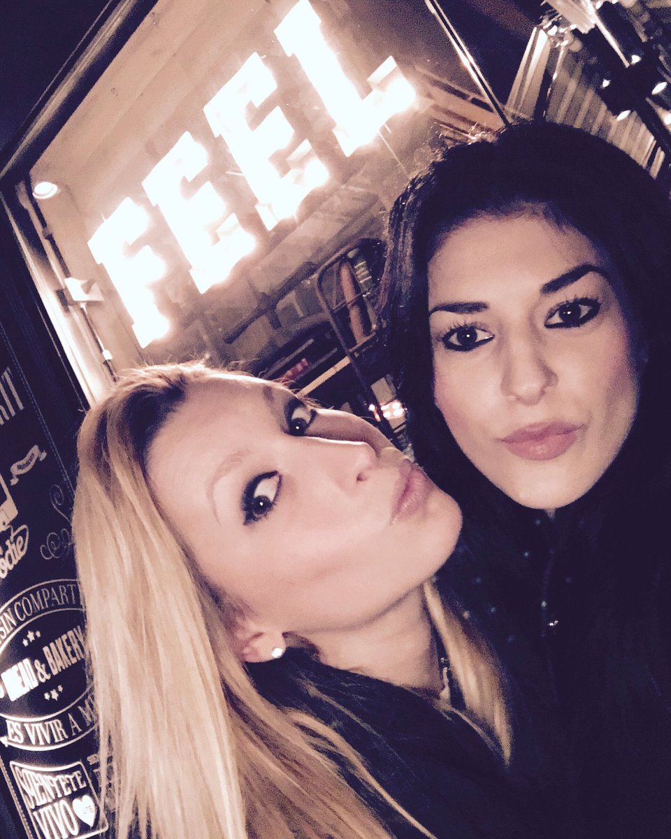 LuciaOstoich's tweet photo. Hoy Solo Chicas!!! Just Feel Love!! ❤️❤️ #onlygirls #bestfriends #findesuperlargo 😃👭🤘🏻 https://t.co/Vpld3JRBRs