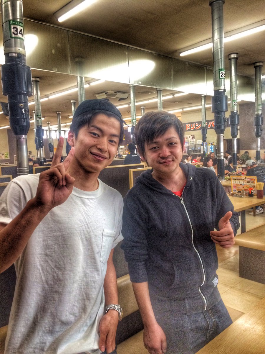 در توییتر 歌好きには分かるであろう 林部智史さんが出てるtvの カラオケバトルに出てる 山口健さんに会った すごく親切 これからも頑張ってください