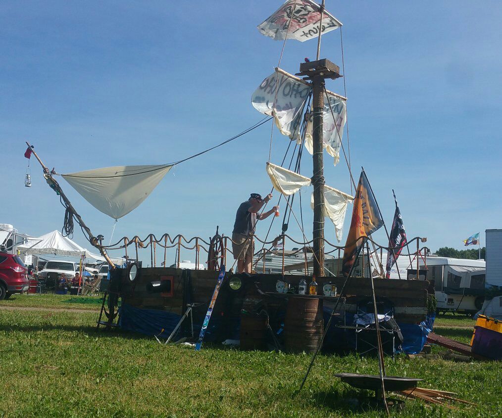 willydee2312's tweet photo. Camp Bob..... Country Fest life https://t.co/Aja7vfgWoX