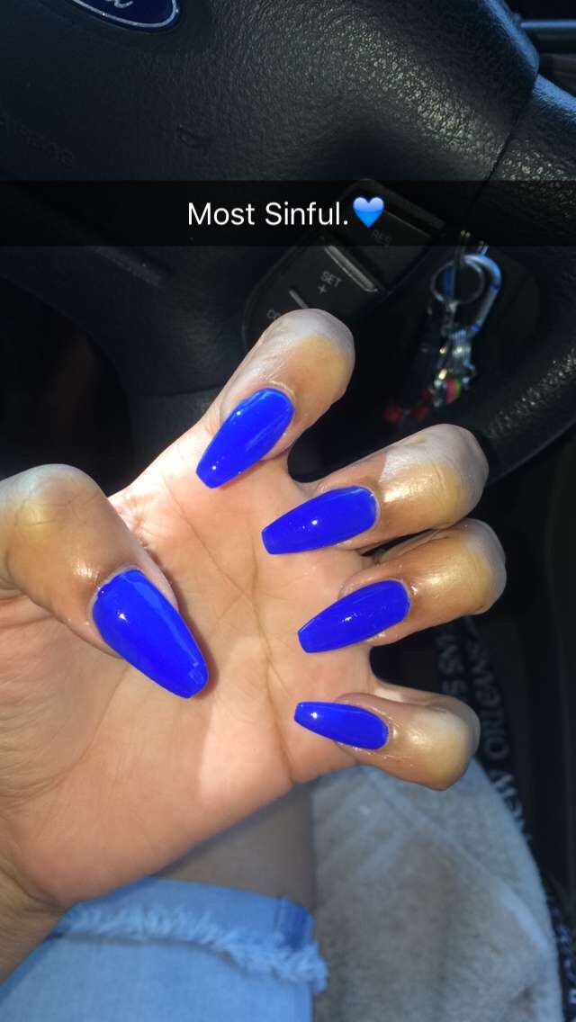 tayyy_monique_'s tweet photo. So in love with my nails.😩💙💙 #MostSinful.😏 https://t.co/305Bhwlx40