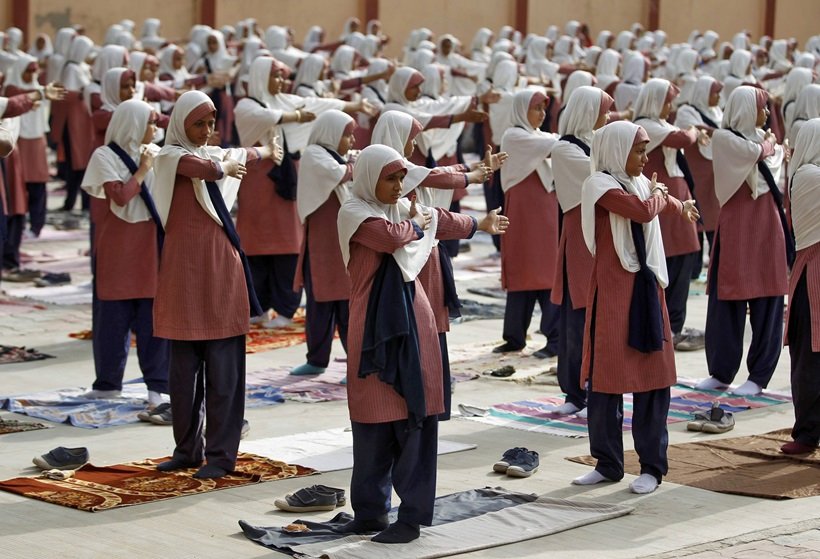 IndianExpress's tweet photo. Photos: India gears up for International Yoga Day - https://t.co/43jr0BBZo5 https://t.co/njDNairR0f