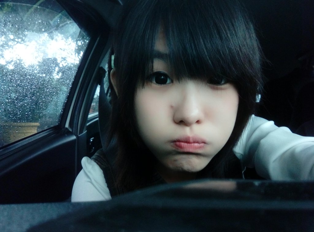 pagi.. chika ga jd nyanyi lagu idol ni 😂 
see u sore ini yaaa.. pardon jerawatnya 😅