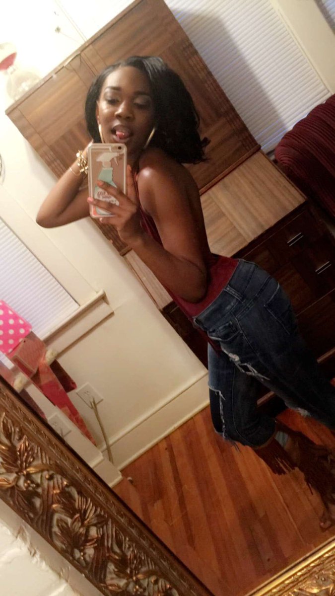 HixBratt's tweet photo. She the bomb 💣, and she know it ❤️ https://t.co/mTVUq4RGfg