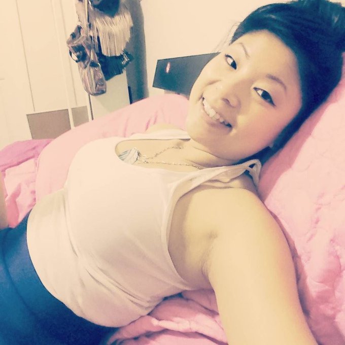 Just sitting pretty 💋❤ #Saturdaynight #happy 👉 https://t.co/f1cV2AUSoy https://t.co/CJnOVn5ZCE<a href="/tag/saturdaynight"class="tags">#Saturdaynight</a><a href="/tag/happy"class="tags">#happy</a>