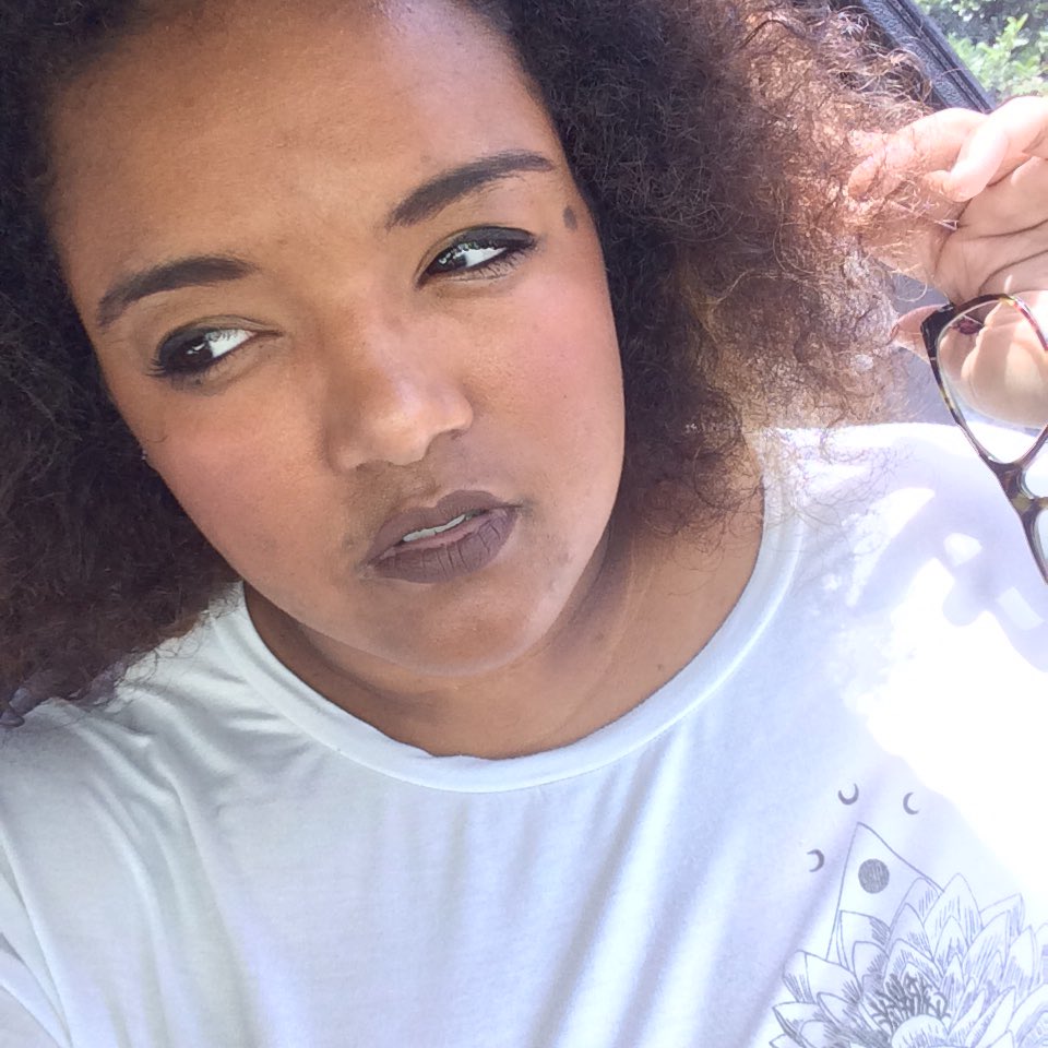 renewtime20's tweet photo. @KylieJenner just got Dolce K and Brown K !!!! Totally in love!!! Can't wait to buy more colors https://t.co/tDhHSo1Fm7