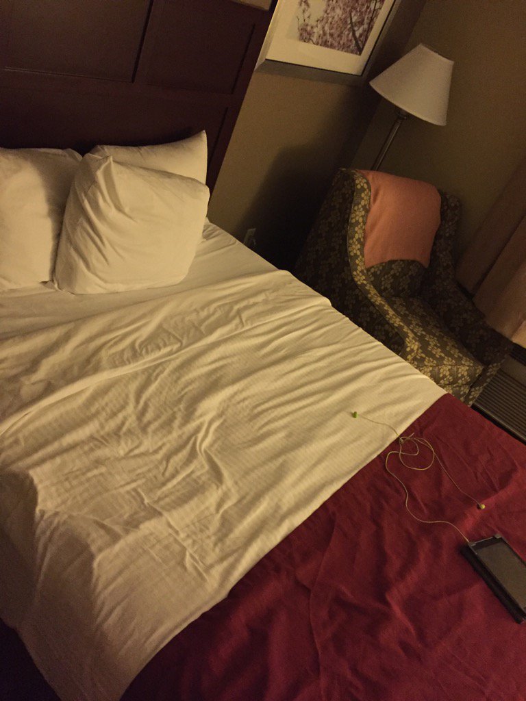 addiestratt's tweet photo. This whole thing is mine. #reasonstostaysingle https://t.co/Sth6uC7esX
