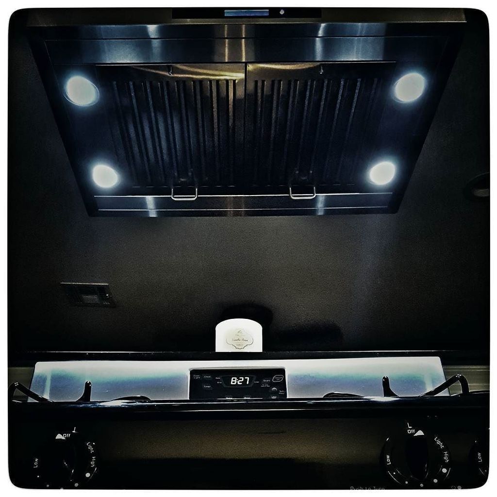 RA_IMAGES's tweet image. 8:27 and counting...
#spaceshiplanding #landinglights #homesweethome #kitchenremodel 
#ins… ift.tt/24YzmpR