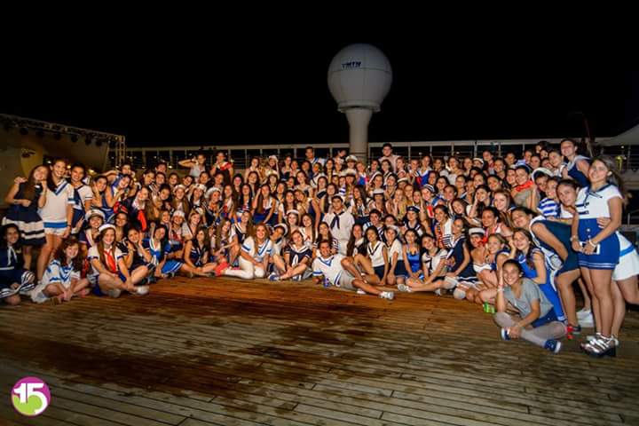 Vickybrander00's tweet photo. Millones de ganas de volver a esto #Disney2015ππππππ‘π’ https://t.co/yEidJmblFK