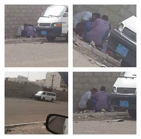 aljhamd081's tweet photo. هذه ليست تل ابيب هذه #عدن عناصر حراك البيض يفطرون رمضان أمام العامه لم يتغير شي فقط رحلوا الاجداد وخلفوا الاحفاد https://t.co/KvcO6Vnapk
