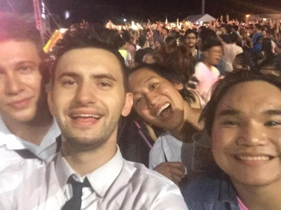 neknekmoo's tweet image. What a Vibrant night! #GoWildWithPaint