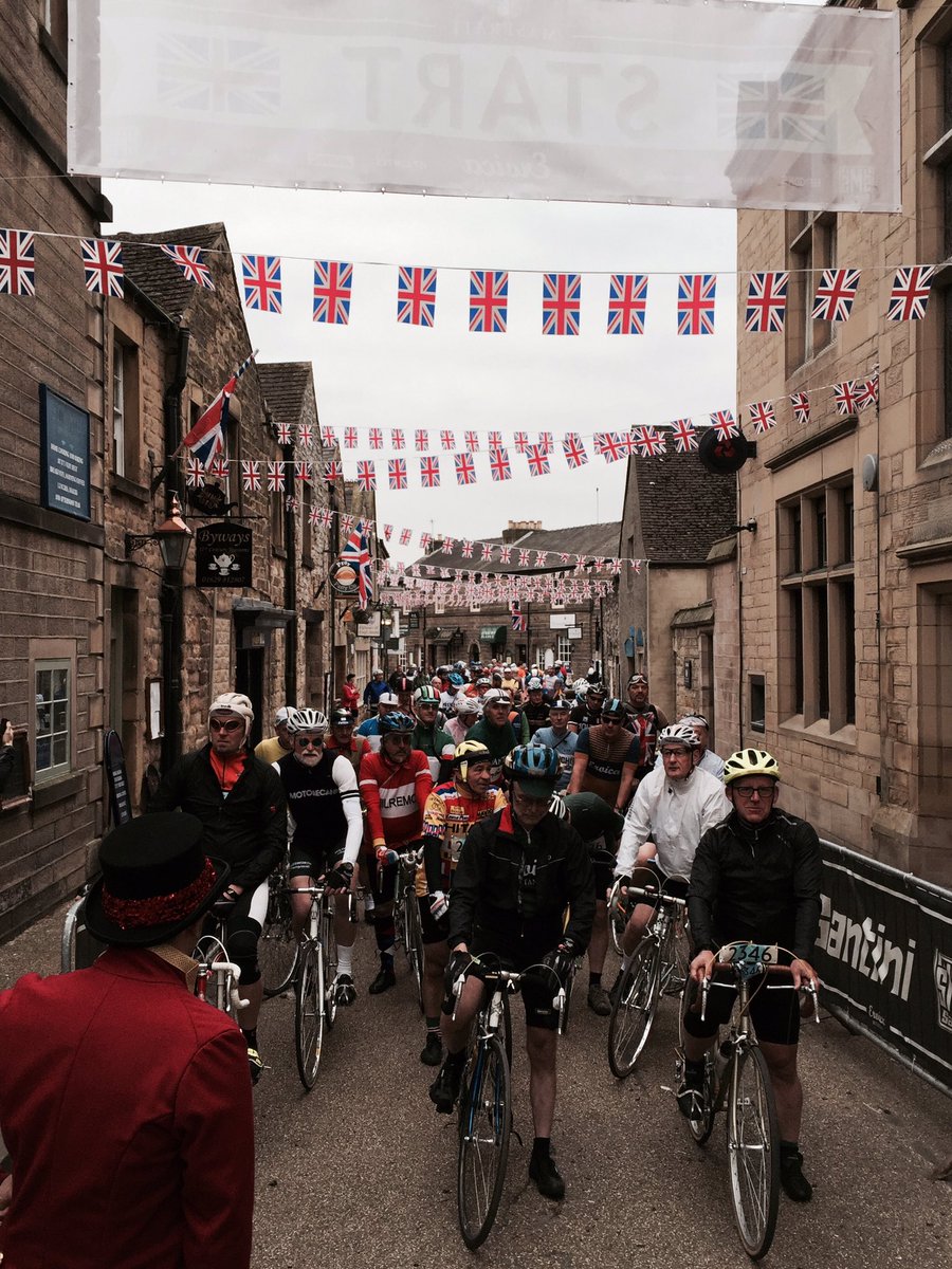 EroicaBritannia's tweet photo. Start line riders #theyareoff #eroicabritannia #bakewell https://t.co/Sq7JR8RqV5