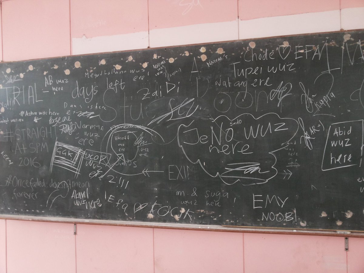 Chombymaniac's tweet photo. Bila study room ada black board.  Hari Asrama Terbuka https://t.co/PliKEm7deZ