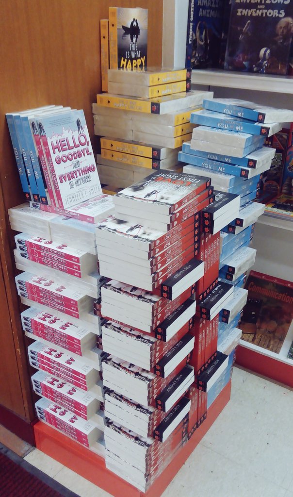 JenESmithPH's tweet image. Spotted at @nbsalert Quezon Ave. Us Filipinos really do love @JenESmith! @TheNovl @lbkids