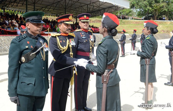 SLPolitico's tweet photo. Fifty eight #army officers, including 11 female officers graduated at the ceremony #SLArmy #SriLanka https://t.co/6yhQZYblLe