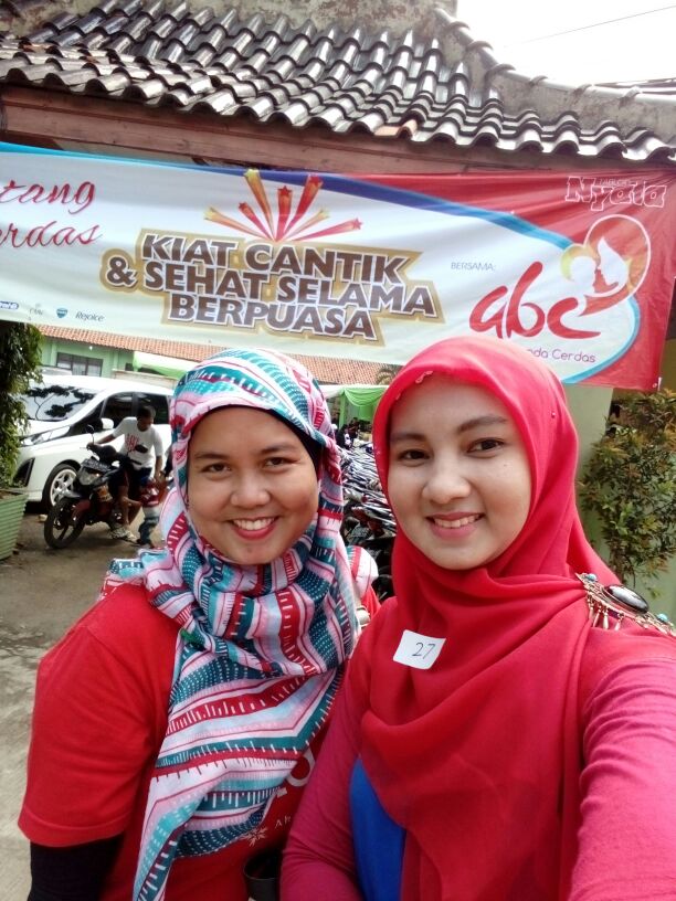 deravee's tweet image. Ketemu tetanggaa... mahmud @suzieicus komplek qt sebelahan dong :D #AndalanBundaCerdas #emak2blogger #AkuBundaCerdas