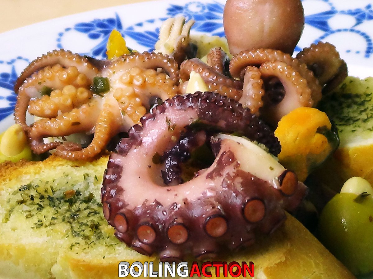 boilingaction's tweet photo. Today my new #boilingaction dish. Mediterran #octopus #salad in #vinaigrette :) #ensalada de #pulpo #タコのサラダ #문어 #샐러드 https://t.co/AKm7KoPA1r