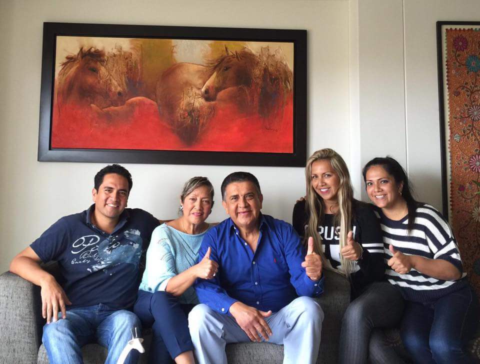ManuelLLempenC's tweet photo. Mil gracias hijos,policías,médicos,amigos,Cesar y Richard Acuña,Luis Valdez,Luis Rubio x su preocupación x mi salud. https://t.co/H8UEhqpxFv