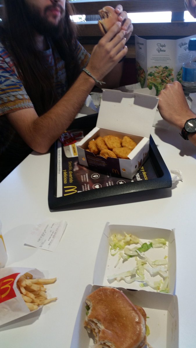 MuzakProg's tweet photo. Cogiendo fuerzas para esta tarde https://t.co/D9M4yLjITr