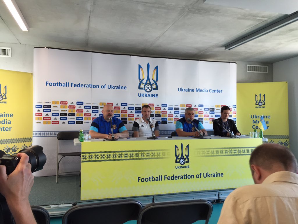 UEFAcomBogdanB's tweet photo. Kucher:"#UKR under great pressure so the game v #POL to be even harder. But we'll fight for honor" @UEFAEURO #UKRPOL https://t.co/kU6JmitBoU