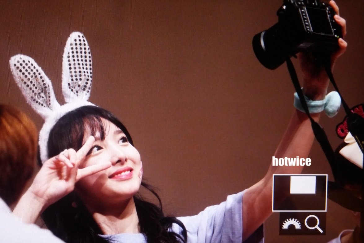 [트와이스] 팬들 카메라로 사진찍기놀이하는 트둥이들 | 인스티즈