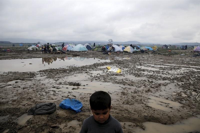 europapress's tweet photo. #ÚLTIMAHORA Fuerzas turcas matan a ocho refugiados sirios que intentaban cruzar la frontera https://t.co/XXKFCZSglz https://t.co/T5GrokRXfC