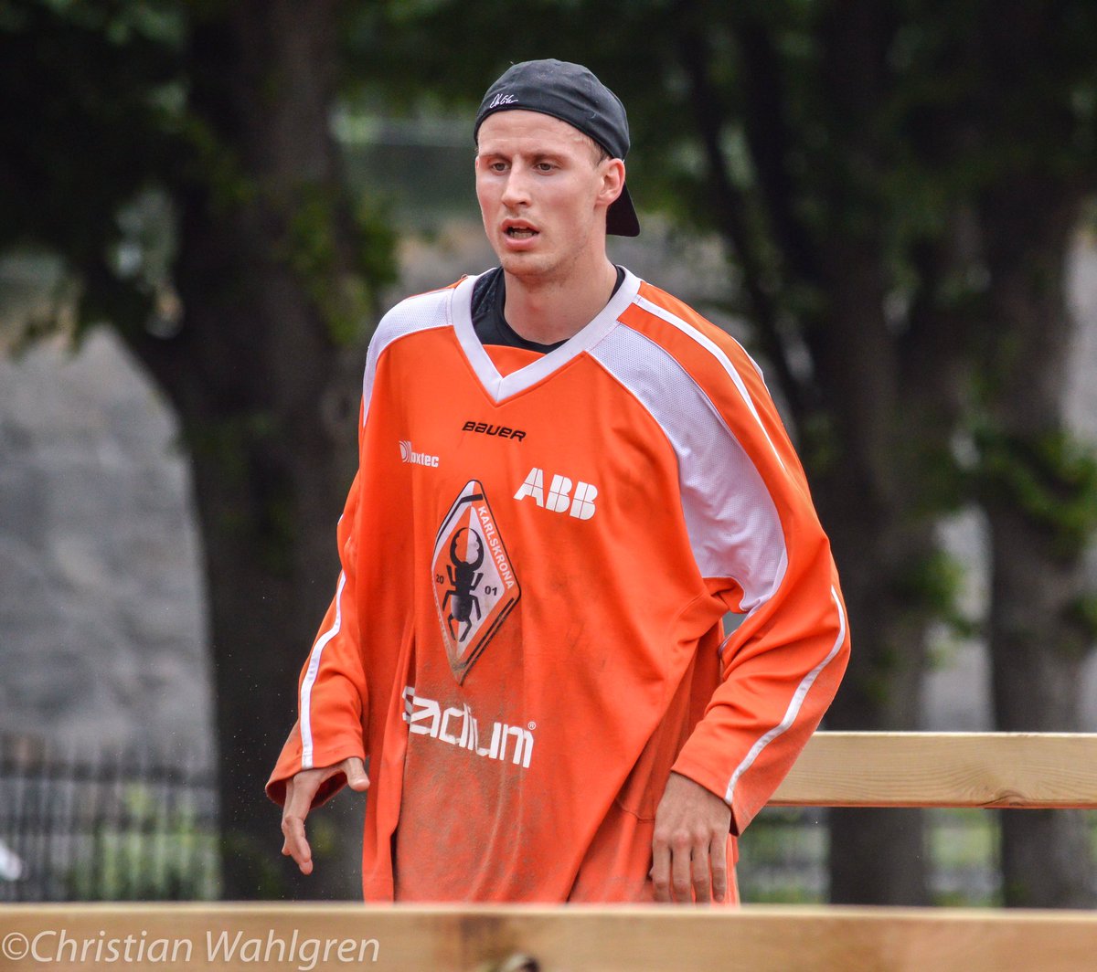Wahlgren_80's tweet photo. Även @KHKofficiella Alexander Bergström krigade sig runt 5km + 80 hinder! #ocrgt #militaryfitness https://t.co/ed8h6DVVfp