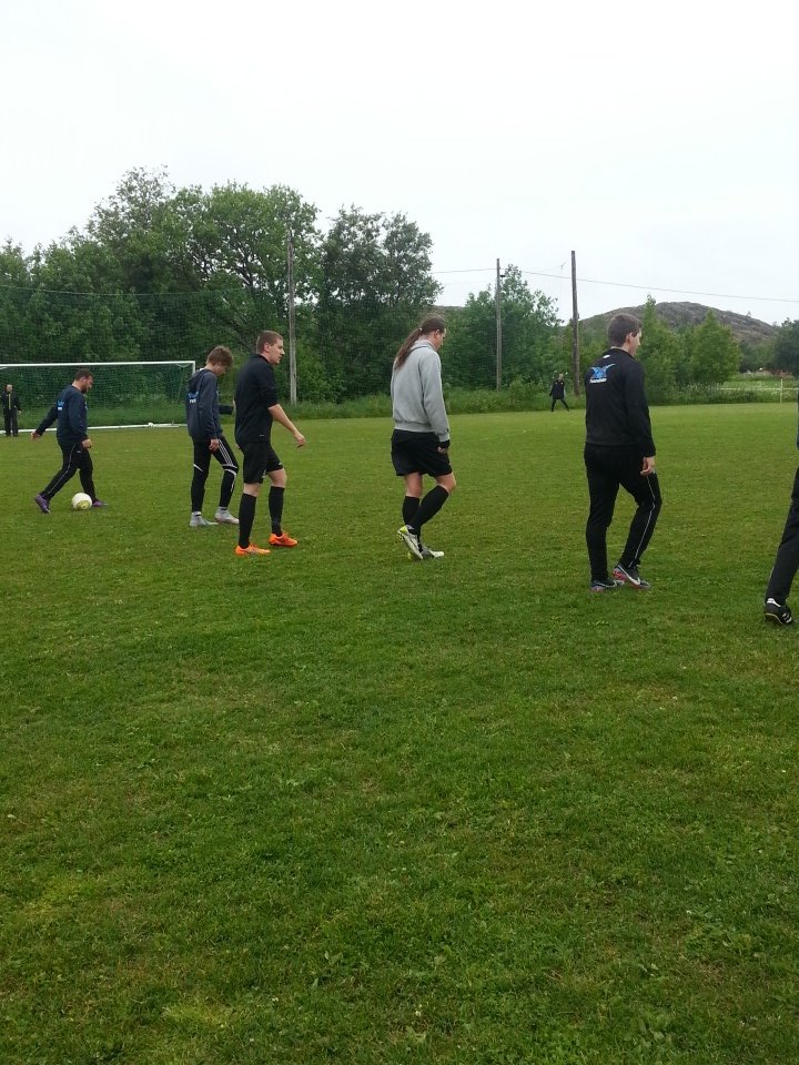 Oppvarming! Straks avspark.