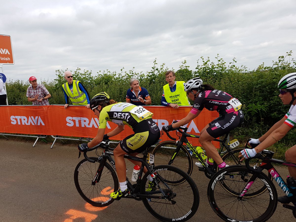 thegonkmachine's tweet photo. Queen of the hill section. Aviva Women's Tour. @DaventryCycling https://t.co/NeEGpPRfb0