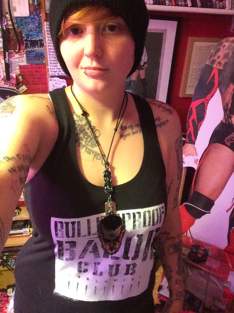 _CrossingOver's tweet photo. Dunno if it's cause it seems nice out or my brain's in Cyprus but love wearing this @wwebalor #BulletproofBC vest. 😊 https://t.co/QlwJ6McSrA