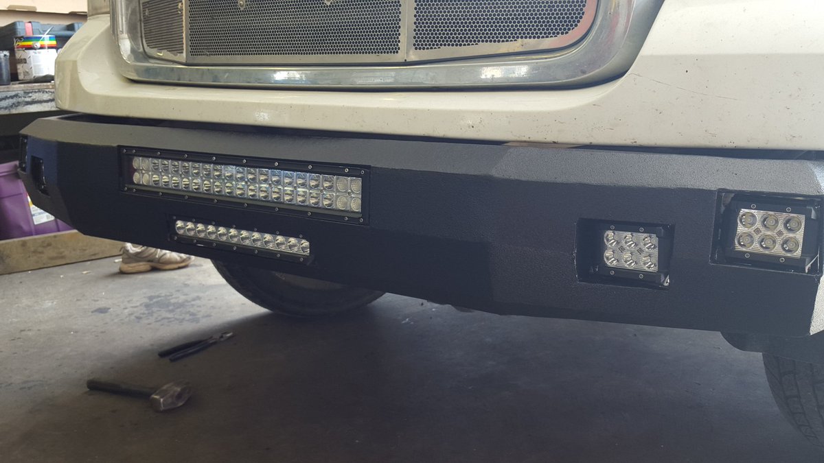 HeliusPhos's tweet photo. 20 inch Cree LED light bars  $100 https://t.co/WpciOiTW8J