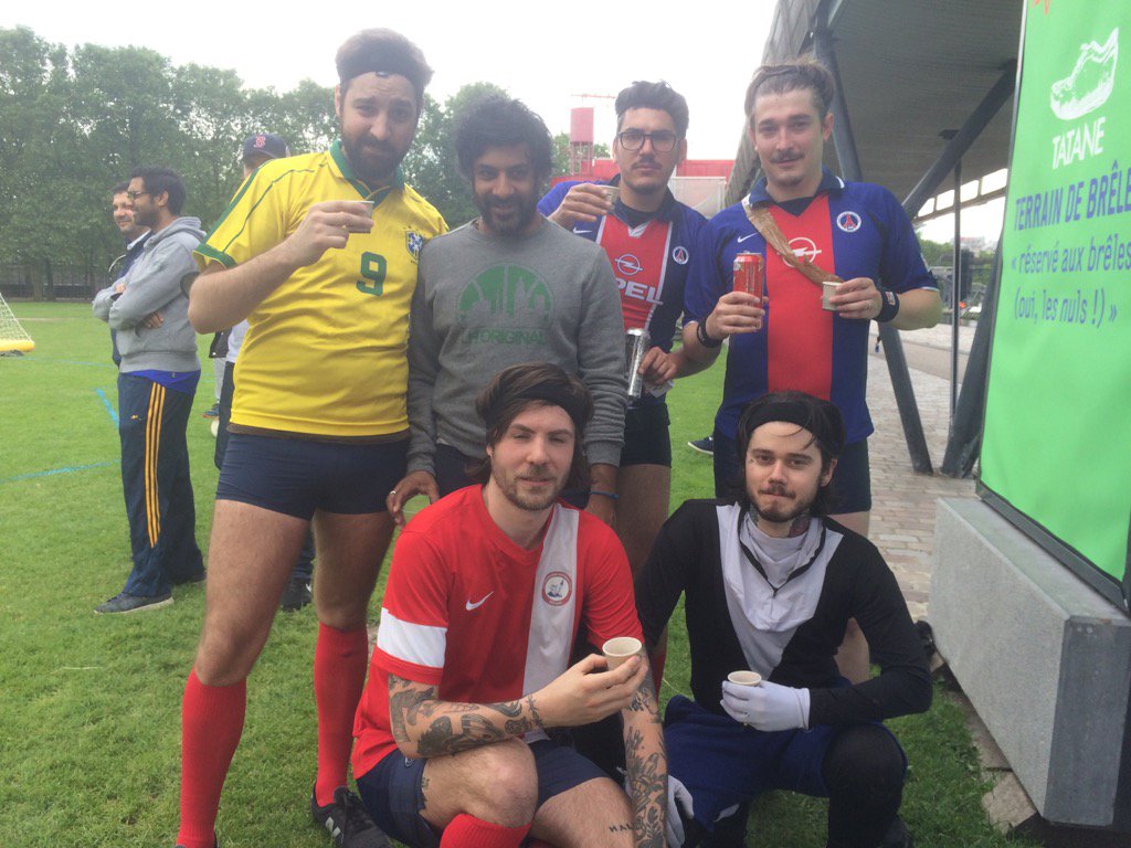EliseChassaing's tweet photo. Alerte! On recherche la pire équipe de foot de Paris, ca se passe à la Villette now! Avec @vikash_dhorasoo @b_fillon https://t.co/DKrBuDDpy6