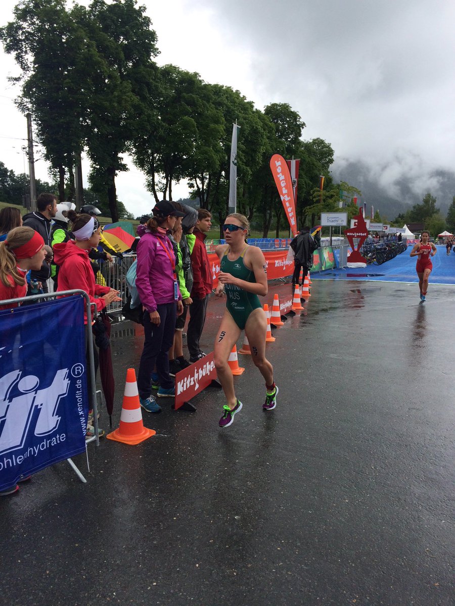 laurakstek's tweet photo. Last lap of the run @TriAustralia #trikitz https://t.co/P4by9jOKzc