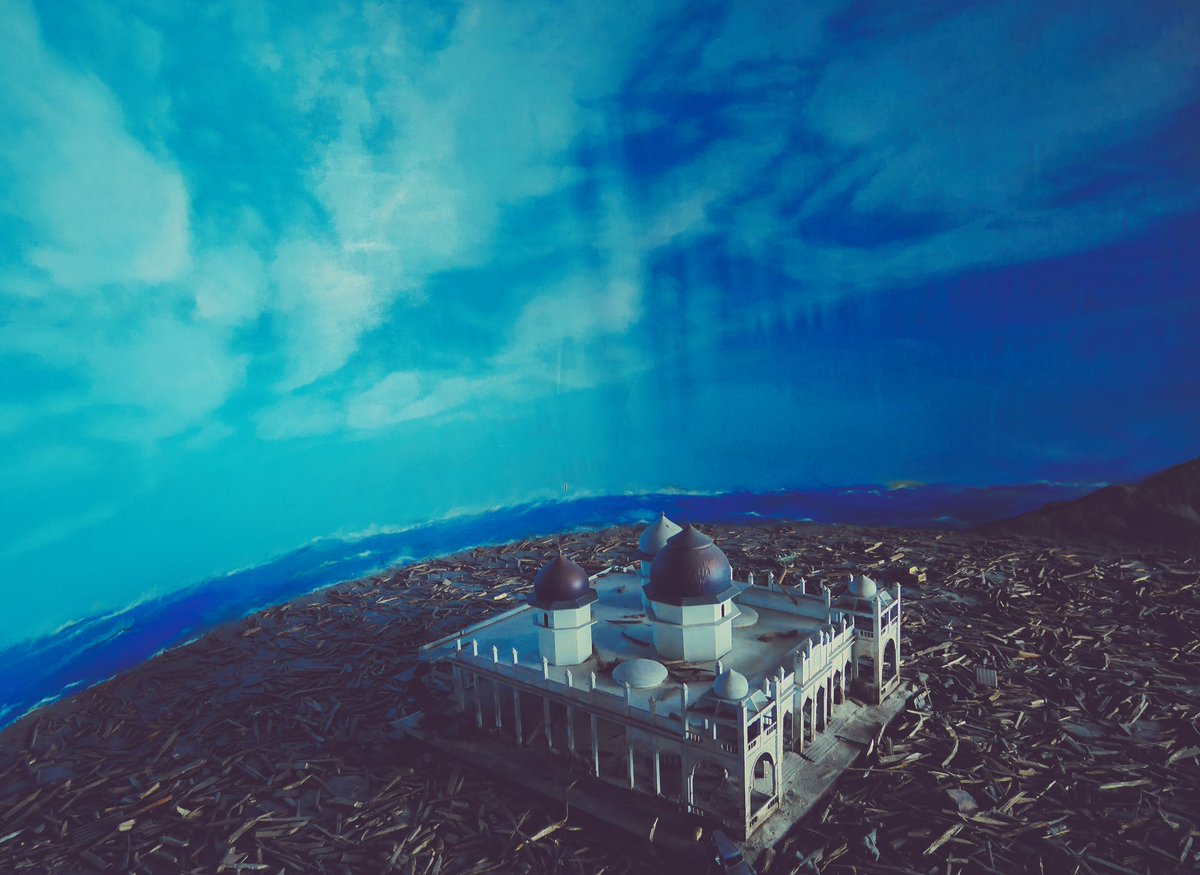 qayyumsunawan's tweet photo. Museum Tsunami Aceh , Innalillah #kunfayakun #acehtrip #ramadhan #ramadhantrip https://t.co/MjvnqZ9fPb