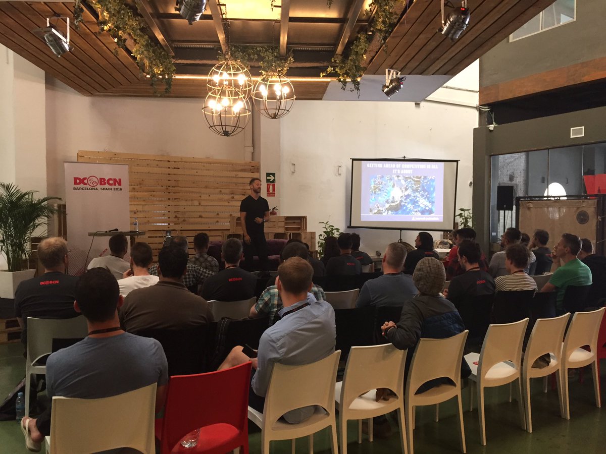 AnythingIan's tweet photo. At #dcbcn with @SearchSciMike leafing an early morning conversion session https://t.co/QDLxk9zuTS