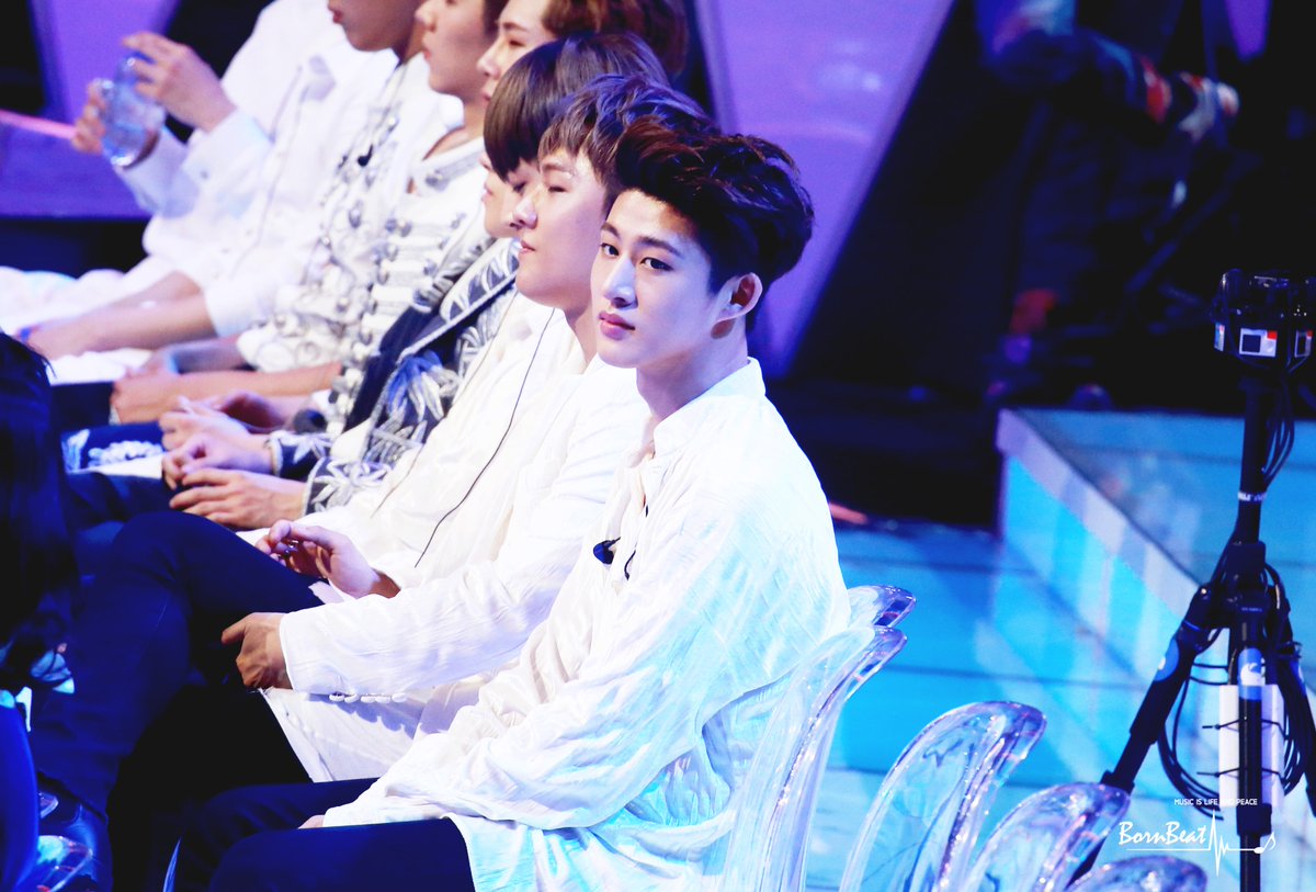 BORNBEAT96's tweet photo. 160608 
흰 셔츠에 남자 😳😳
 #김���빈 #바아이 #아이콘 #Hanbin #BI #iKON https://t.co/X4C5RRfy1V