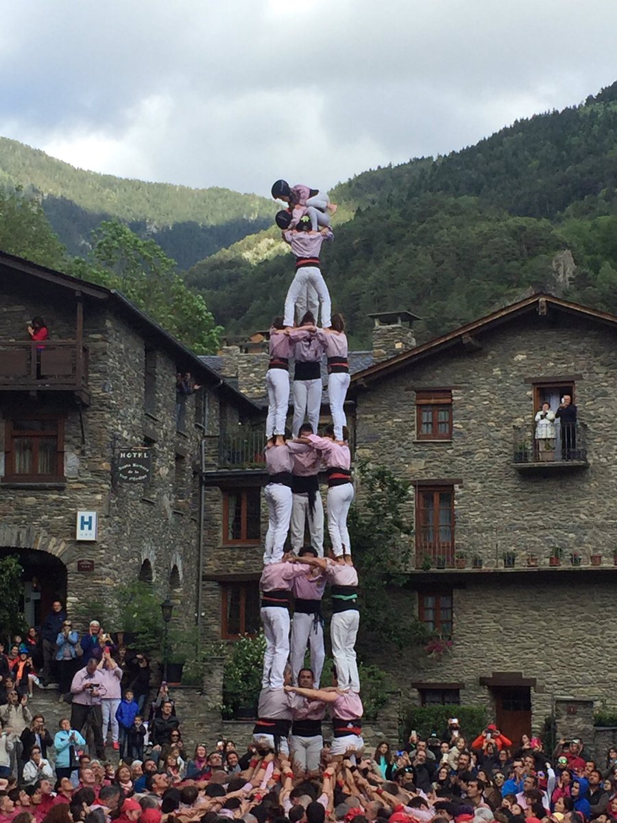 jamortes's tweet photo. Gran diada Castellera ahir a Ordino https://t.co/htSg366TK8