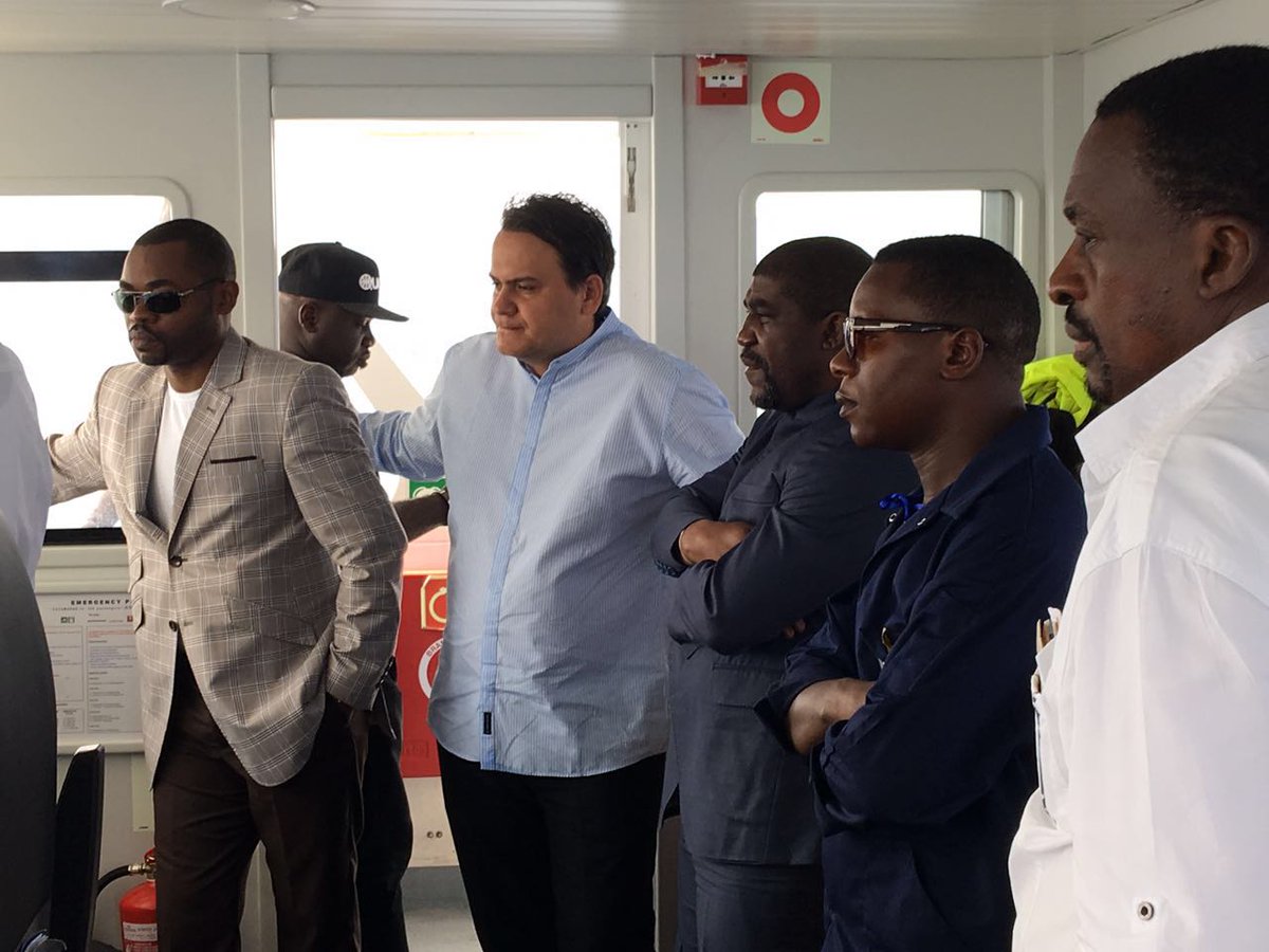 BriceLaccruche's tweet photo. Avec le min des Transports & le min délégué à l’Intérieur à bord du catamaran de la #CNNII https://t.co/1EAhV1byLD https://t.co/7KGpNh1MCi