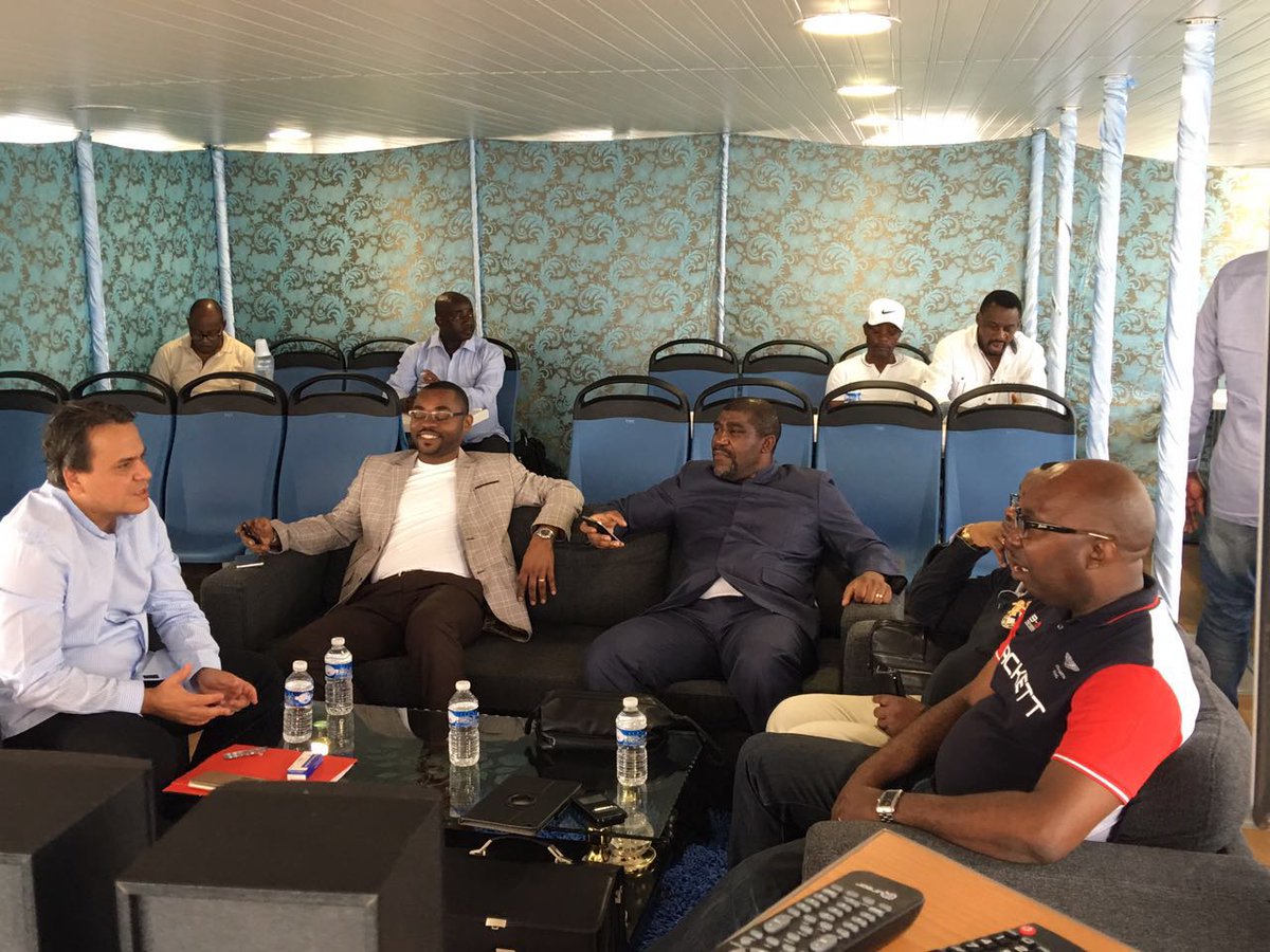 BriceLaccruche's tweet photo. Avec le min des Transports & le min délégué à l’Intérieur à bord du catamaran de la #CNNII https://t.co/1EAhV1byLD https://t.co/7KGpNh1MCi