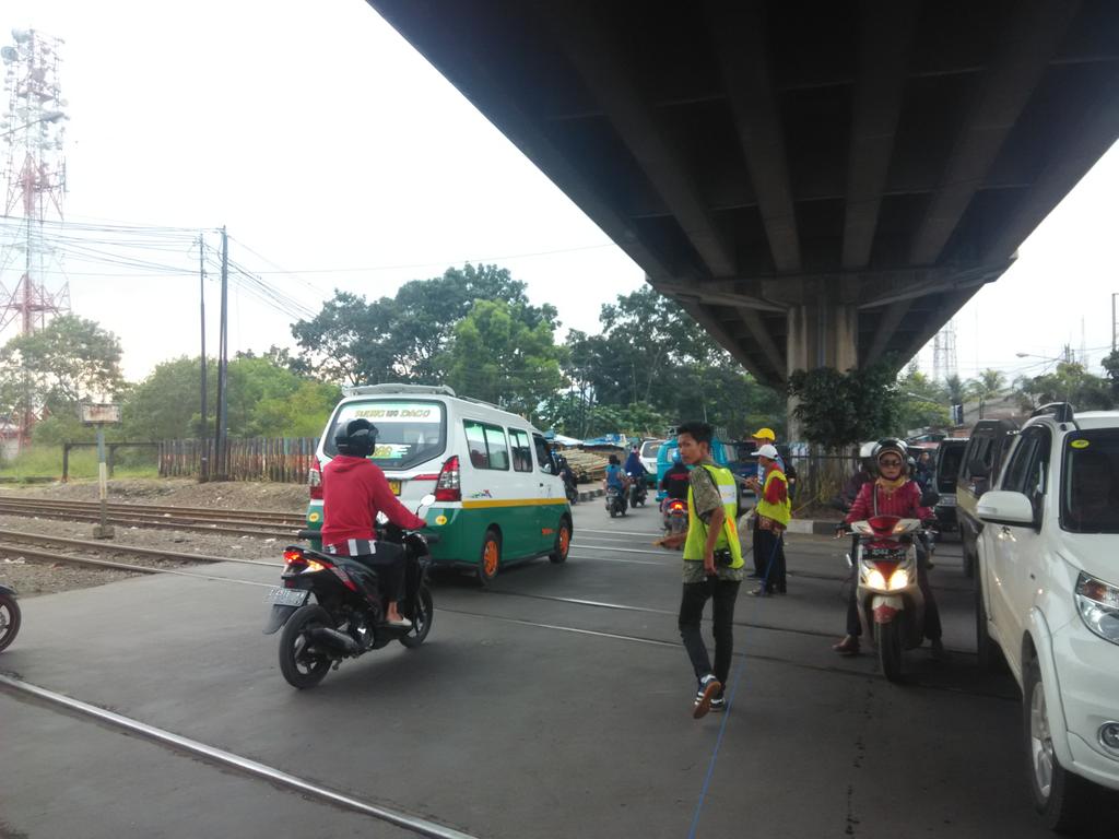 Kita sdh Beraksi nih di JPL Kircon. Lalin Ramai Lancar. <a href="/infobandung/">infobandung</a> <a href="/infobdg/">BANDUNG ᮘᮔ᮪ᮓᮥᮀ</a> <a href="/PRFMnews/">Radio PRFM</a> <a href="/RadioElshinta/">Radio Elshinta</a> <a href="/ridwankamil/">Ridwan Kamil</a>