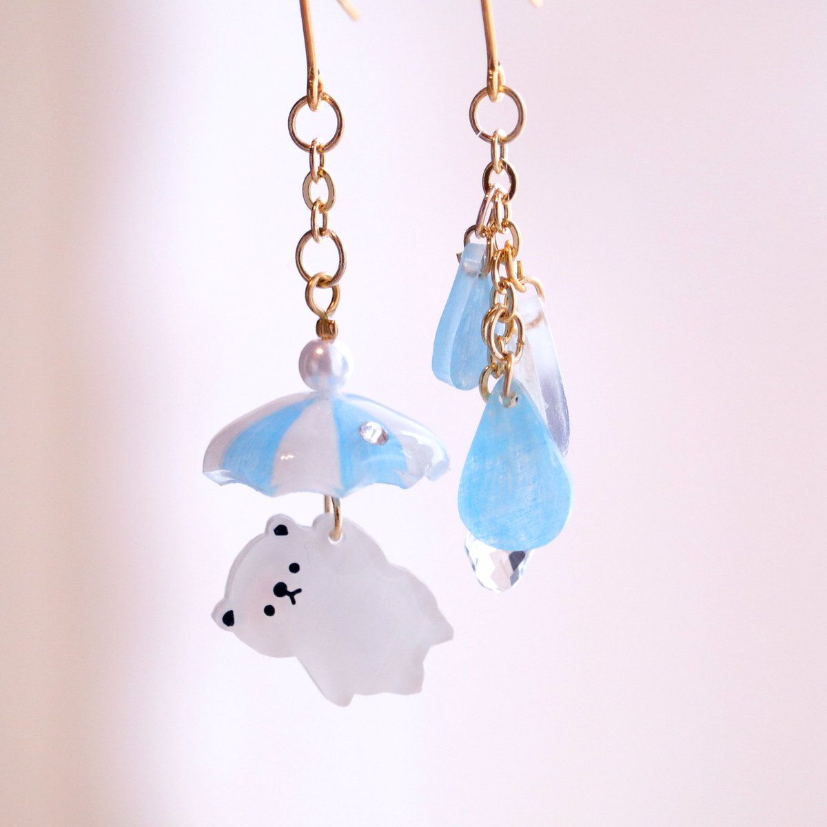 ぴょこじるし 白くまの傘と雫ピアス再販開始しました ２色とも同じページになりました よろしくお願いします T Co cdwxppmp Minne プラバン プラバンアクセサリー 梅雨 ハンドメイド T Co Ldbqucfr0t Twitter