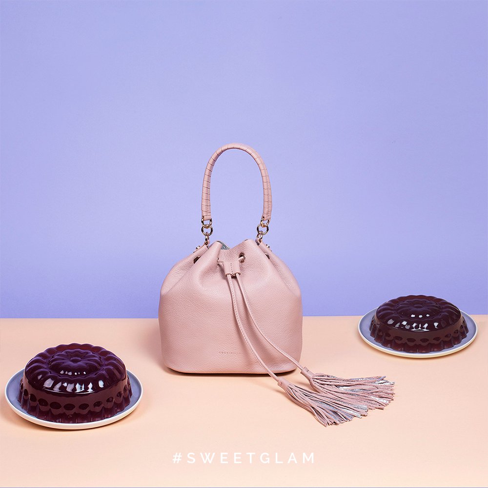 Coccinelle1978's tweet photo. Glam at hand: https://t.co/SnRxDYsI4G
#Coccinelle #CoccinelleBag #Sweetglam #Jelly #Buckle #Style #Fashion #Bag https://t.co/64UhFIc96o