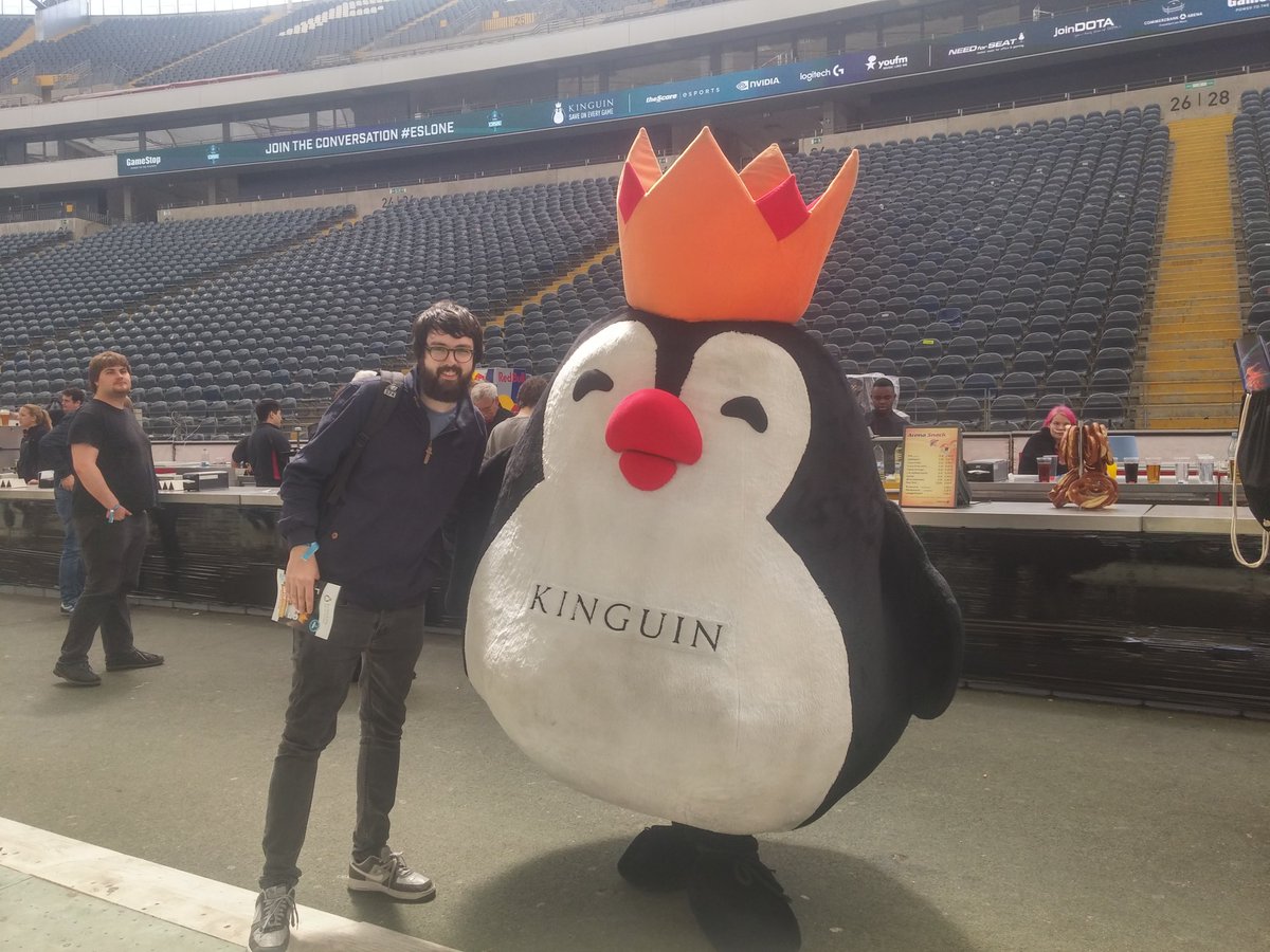 clarkichi's tweet photo. Met this guy at esl 2016 #kinguineslone https://t.co/0j0jTh5vAJ