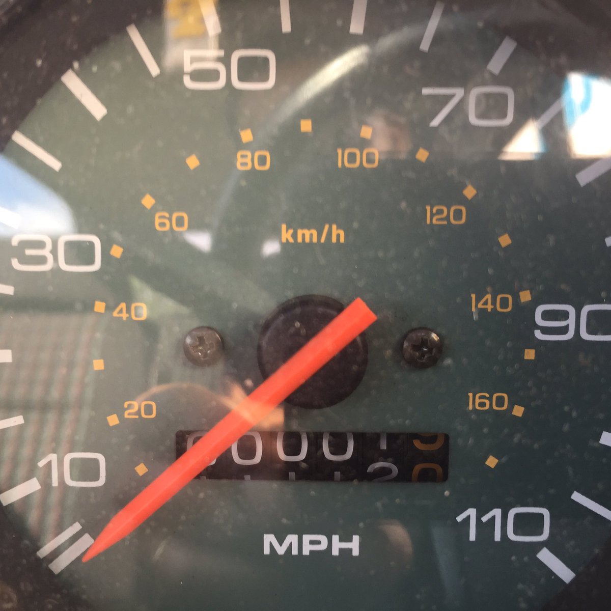 1990MiniCooper's tweet image. First tweet in a while but driving my #classic #mini #cooper #1990 this morning I realised I've just clocked it!