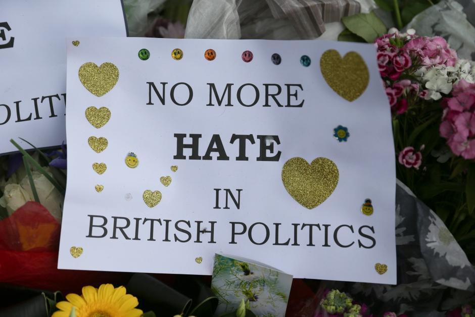 Le meurtre de la députée Jo Cox souligne la radicalisation du discours politique en Europe. ebx.sh/1Sc1uP4