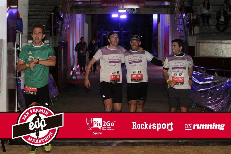 EduElizalde's tweet photo. Finisher 42 k @sferminmarathon junto a dos titanes @rosca1968 y @toniradiel #MirandaCorre #MiPrimeraMaraton https://t.co/5CIvbS8FQk
