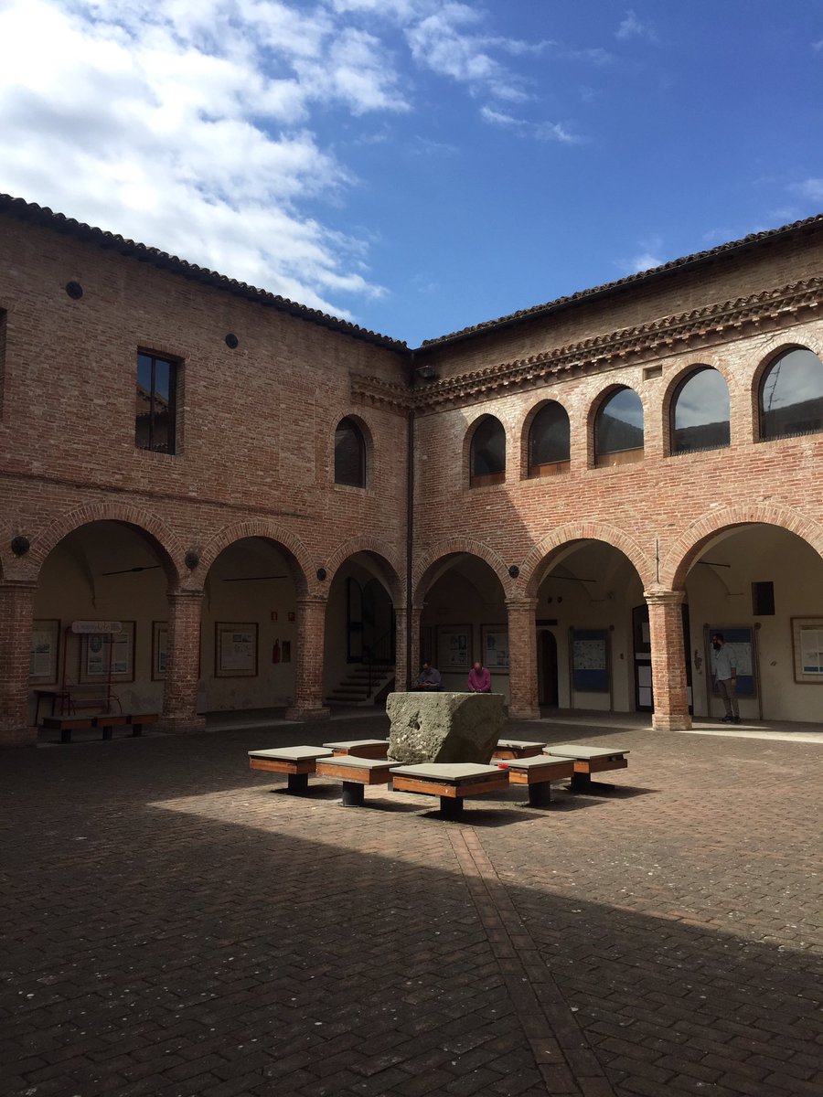 #Fabriano, una città unica in Europa per la produzione della carta. Un museo ne tramanda la storia #frasassitour