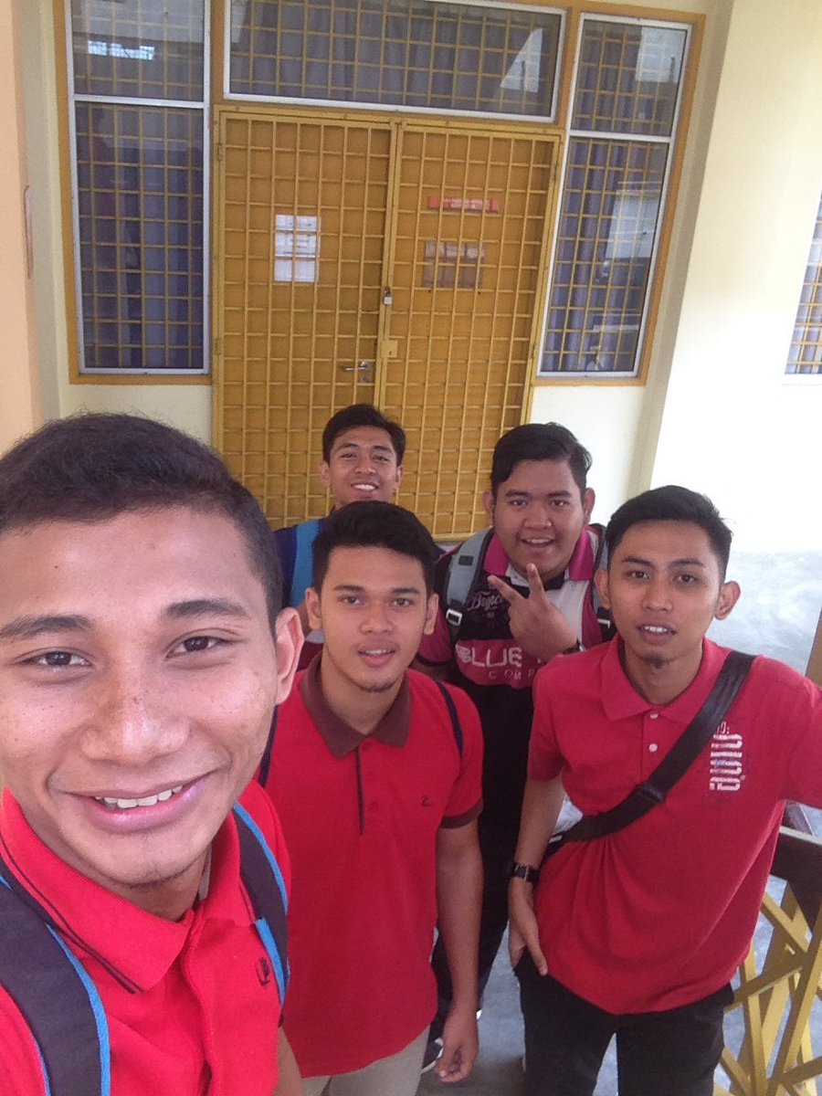 helmihariri96's tweet photo. 190616 first day semester 5..πͺπͺ
#polimas #dee5d #isapsikit https://t.co/nsF4Mw5awO
