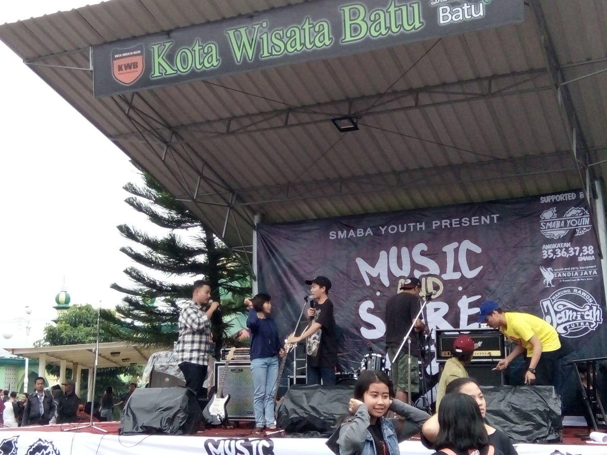musicandshare's tweet photo. Iku ono vokalis e RAVAGE rek
Mbak e ayu imut-imut, tapii emmm suarane joss https://t.co/6d3zOekHqT