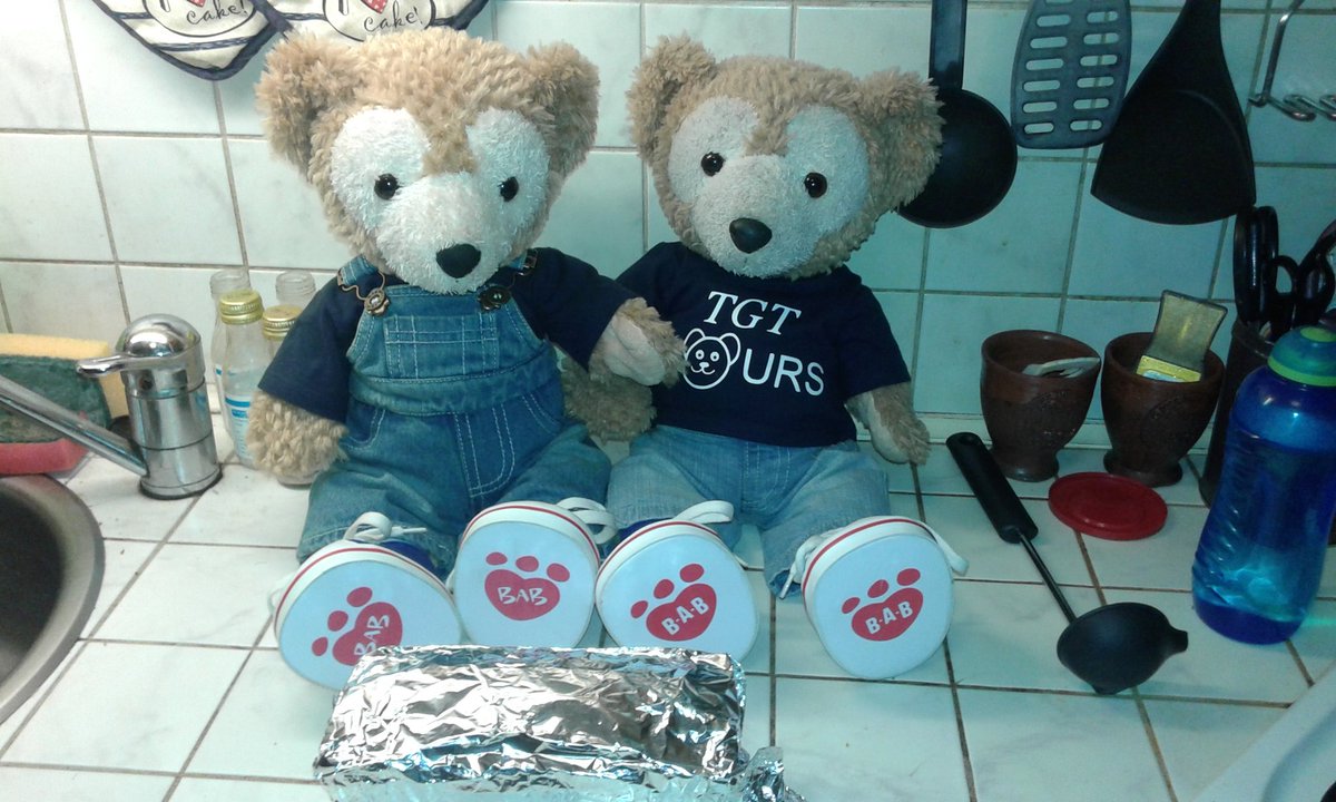 Dutchie_Duffy's tweet photo. @Rosiebear90 .... erm Rosie??? Did you make this??? #bakingbears https://t.co/R9Outvwucc